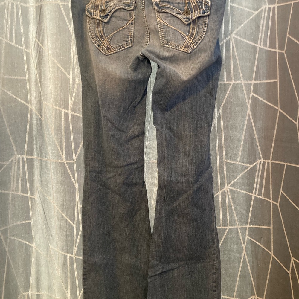 Ariya Jeans - Picture 2 of 4